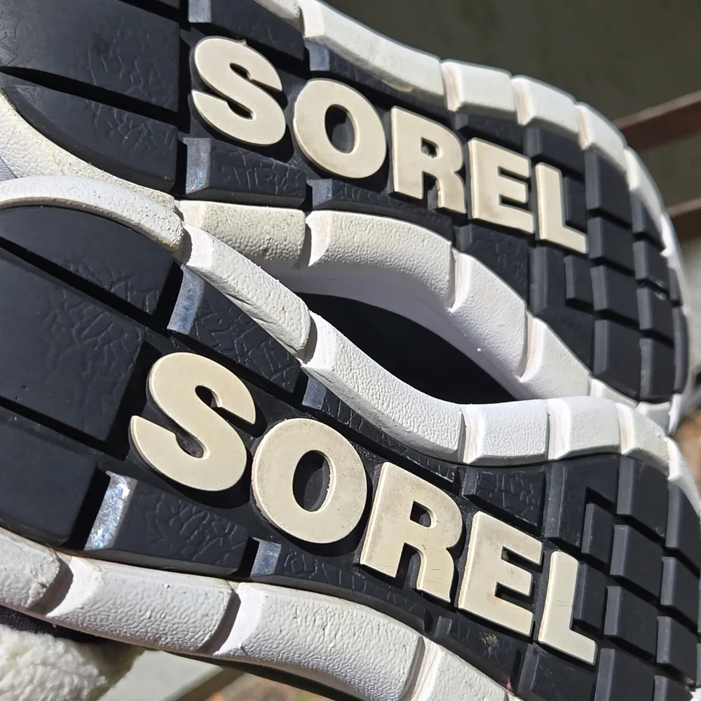 Sorel athletic traction